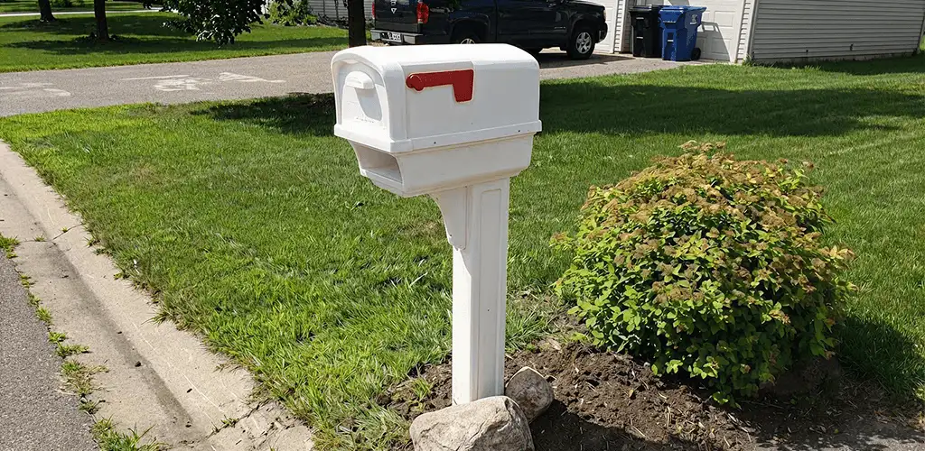 Mailbox installation for a residential curbside mailbox in Boca Raton, FL